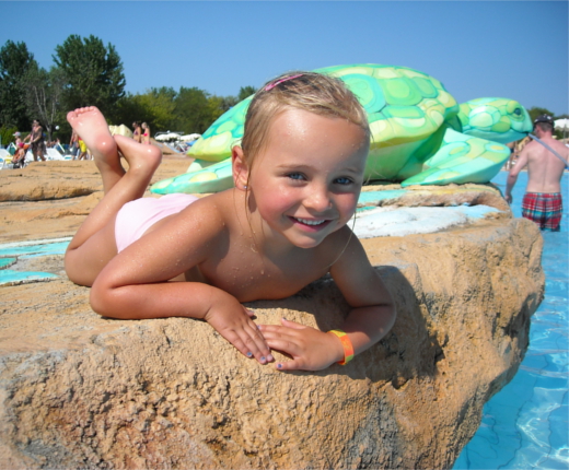 camping marina di venezia girl in pool